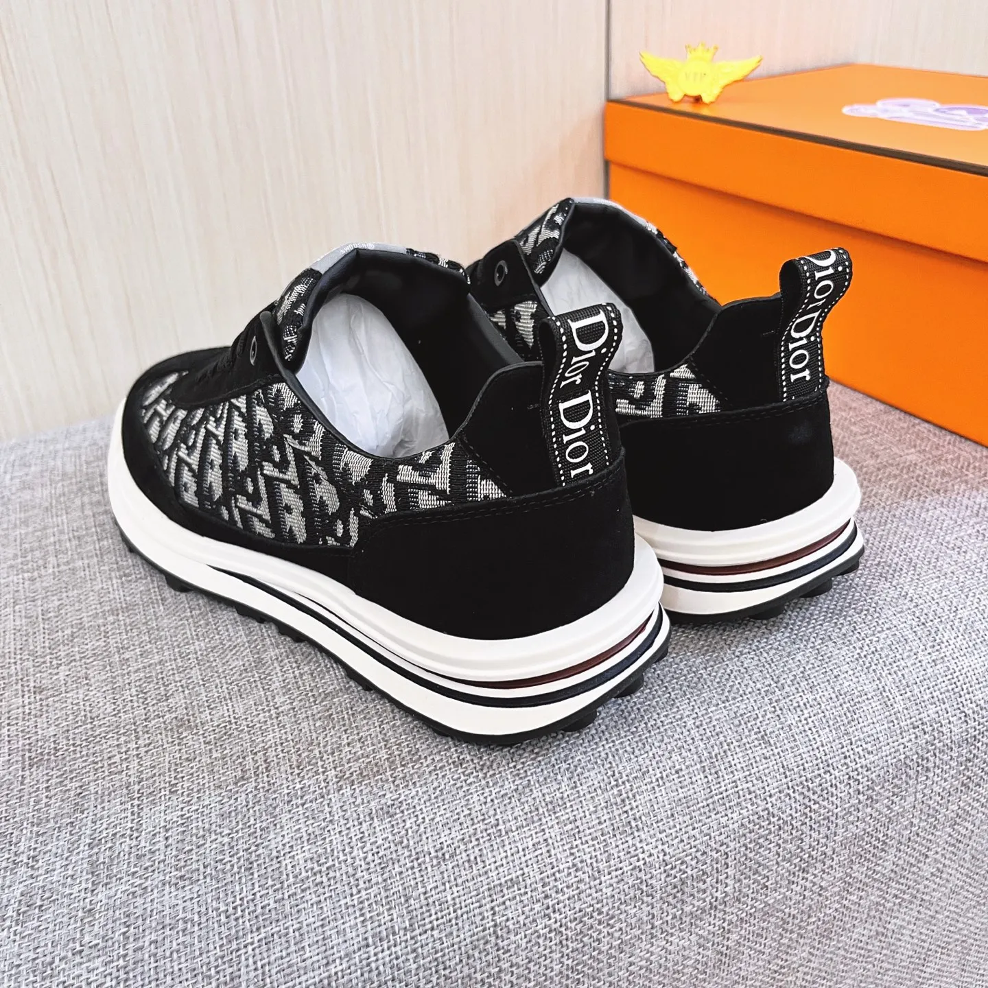🚘🚘Factory batch 440 men's shoes💰[Dior]🔥Men's high-end brand of shoes official website 1:1 latest masterpiece: the upper is made of Italian imported first-layer cowhide with a comfortable and breathable lining➕original non-slip and wear-resistant outsole🔥, making walking more convenient and comfortable! An exclusive new model, a stunning work, a beautiful 1:1 replica [color] compared to the official quality! Create a fashionable personality to set off your uniqueness! A must-have for trendy men! Classic🔥Size: 38-44 Color: 🔥Multiple colors available🔥.